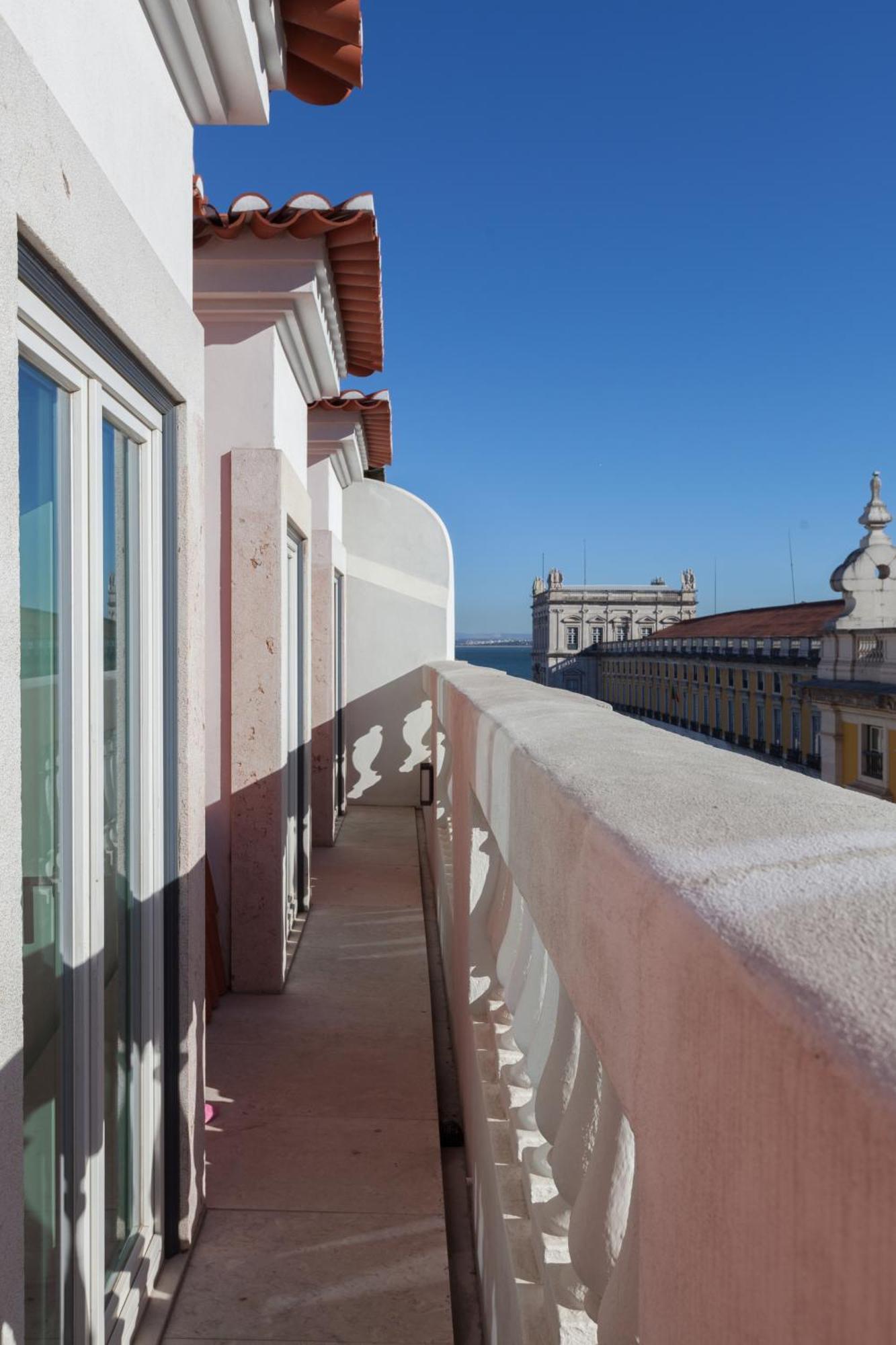 Flh Praca Comercio Stylish With Balcony Apartamento