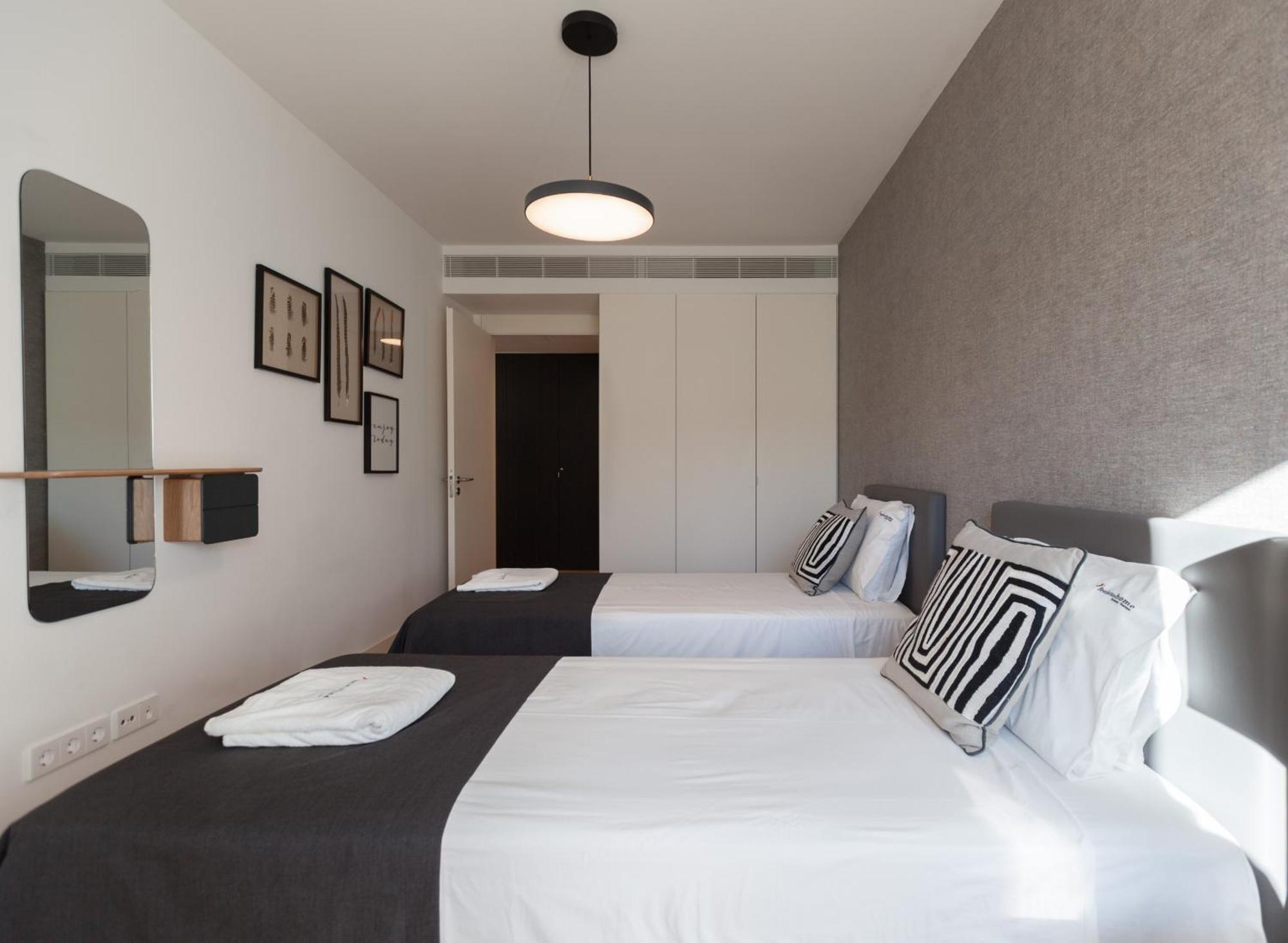 Flh Praca Comercio Stylish With Balcony *