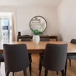 Flh Praca Comercio Stylish Apartment With Balcony
