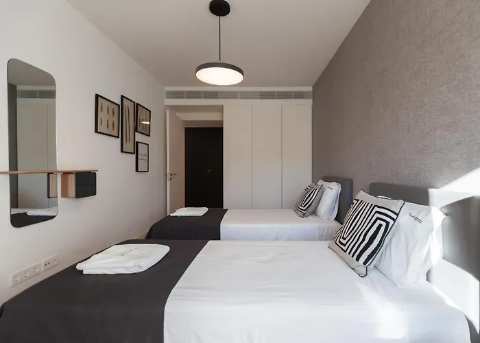 Flh Praca Comercio Stylish Apartment With Balcony